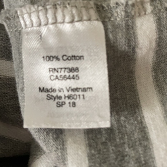 J. Crew Capped Sleeve V-Neck Top Size Small - Picture 6 of 7